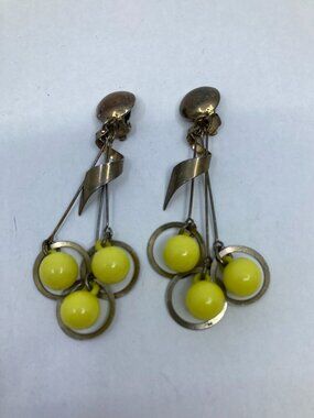 Vtg yellow lucite silver tone sixtees dangle 2 3/4" long clip earrings